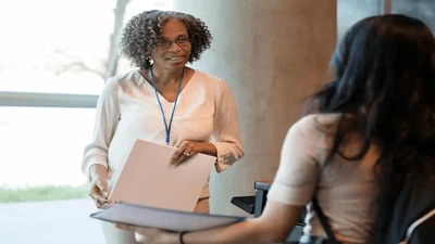 Evaluating multiple candidates simultaneously reduces racial disparities in promotion and tenure featured image